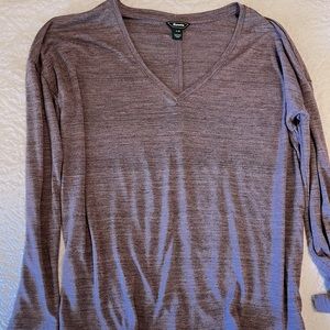 Ladies pullover v-neck